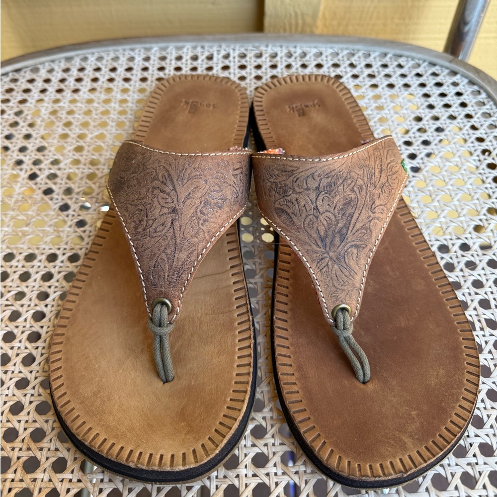 Sanuk Brown Leather Floral-Embossed Thong Sandals